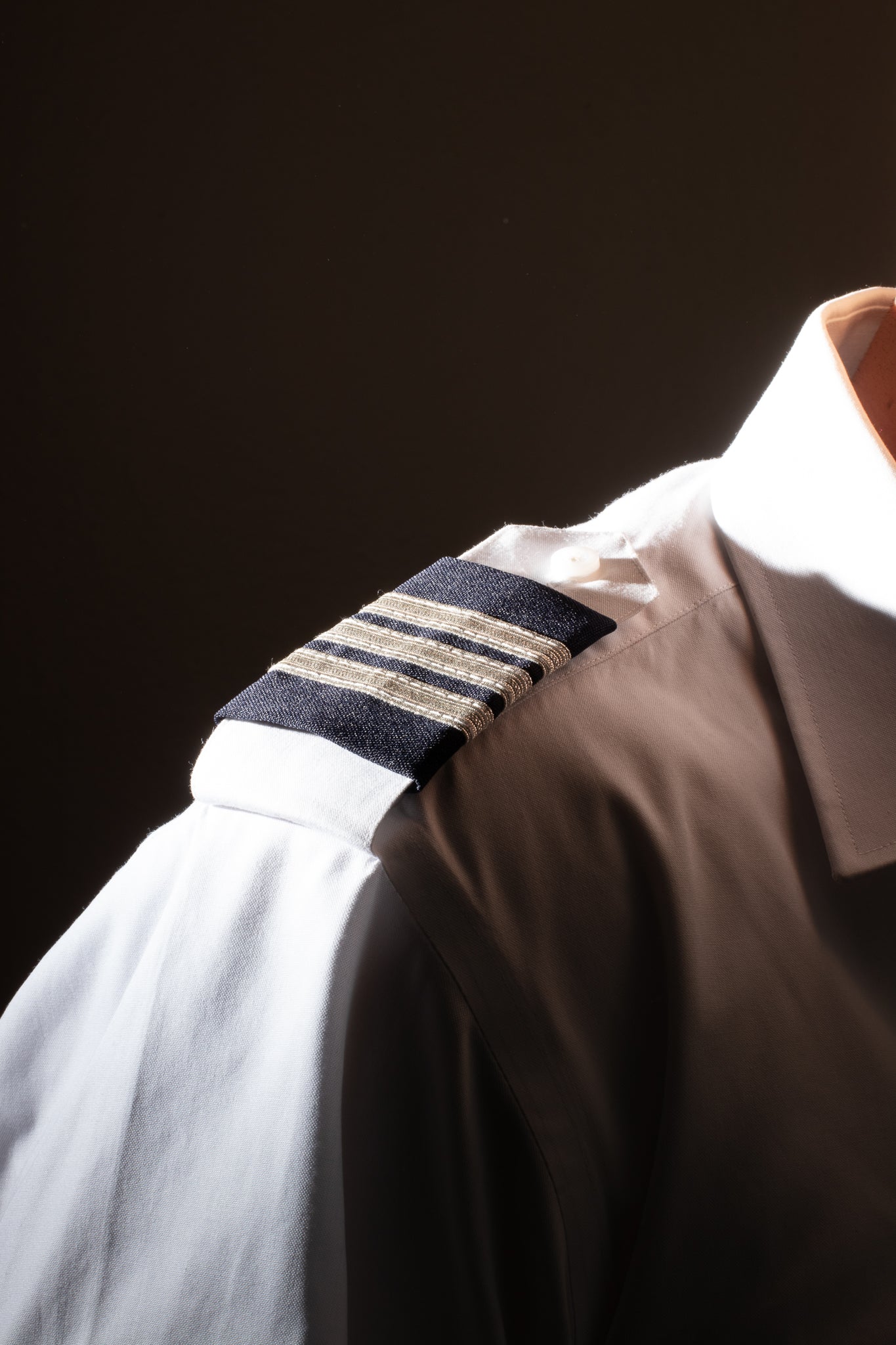 EPAULETS, SILVER METALLIC ON BLACK